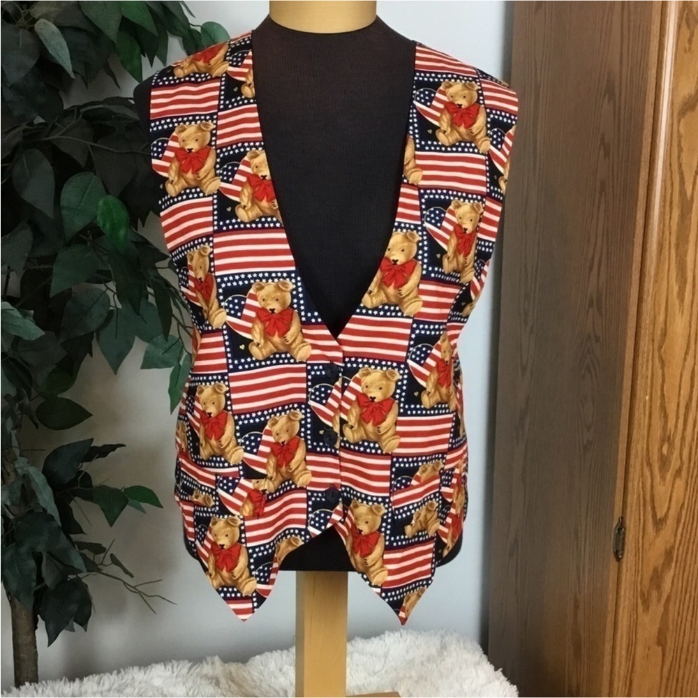 JLN USA patriotic teddy bear 3 button vest Woman’s size XL NWT
